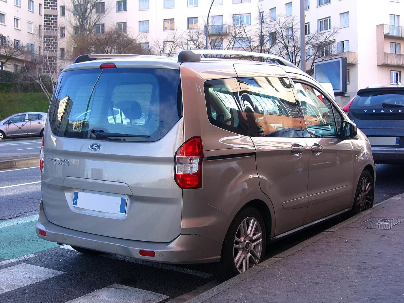 Ford Tourneo Courier (1. Nesil) (2014 - 2023) görünüm