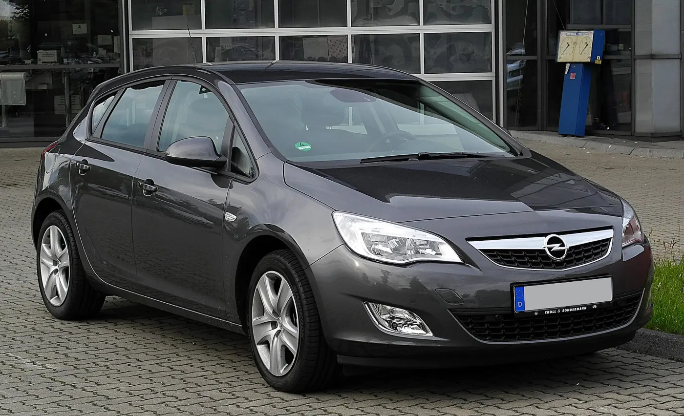 Opel Astra J (2009 - 2015) görünüm