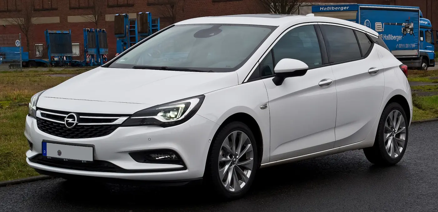 Opel Astra K (2015 - 2021) görünüm