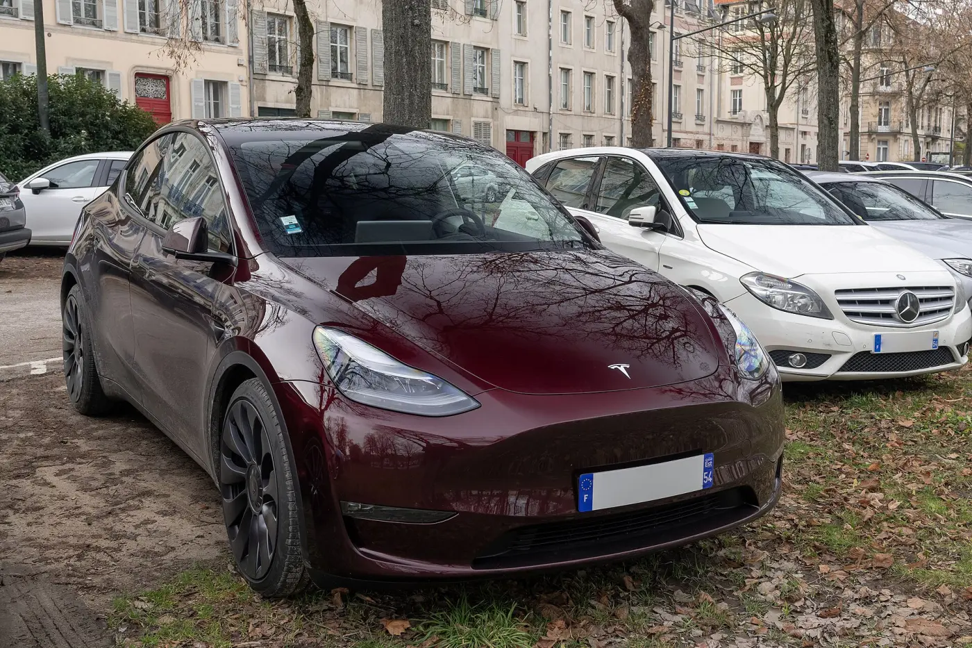 Tesla Model Y (2023 - 2025) görünüm