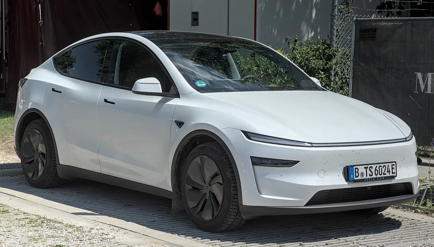 Tesla Model Y Juniper (2025 - devam ediyor) görünüm